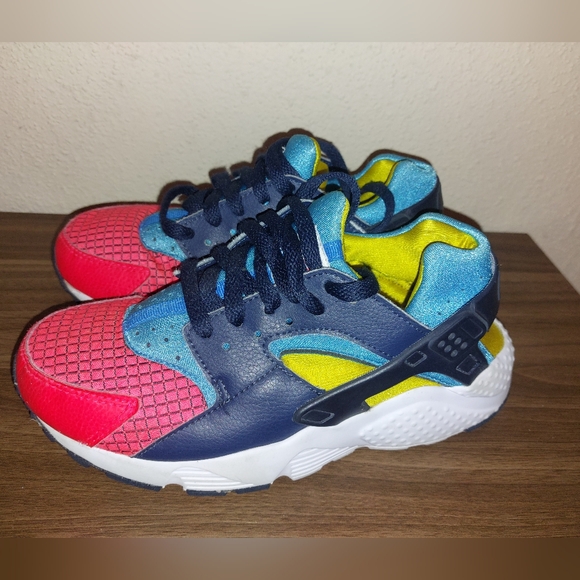 Boys Nike Huraches Run Ultra "Spider-Man " Size 5 - Picture 2 of 6